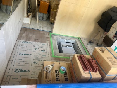 床下収納 開口 床 計測 床材カット 床フロアタイル 神戸市 トラブラン