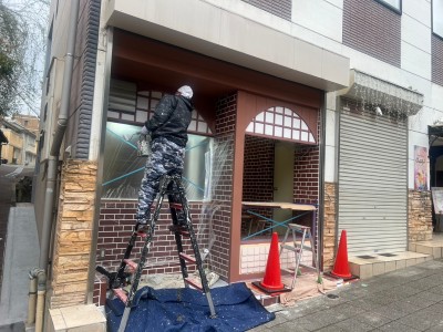 装飾 外構工事 塗装 洋館 レンガ調 ルネット 窓 アーチ型 神戸市 トラブラン