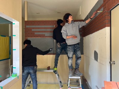 内装工事 タイル貼り 壁 レンガ調タイル ニッタイ ストラG 神戸市 トラブラン