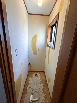 パテ処理 壁紙貼替え クッションフロア貼替え トイレ交換工事 神戸市 トラブラン