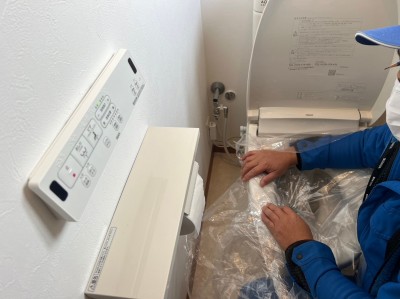 トイレ交換工事  LIXIL リモコン ペーパーホルダー リフォーム 神戸市 トラブラン