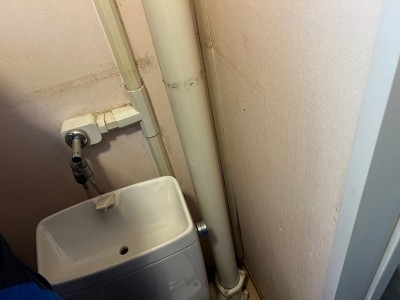 棚 L字 棚受け金具 撤去 トイレの棚 トイレ交換工事 神戸市 トラブラン 棚 L字 棚受け金具 撤去 トイレの棚 トイレ交換工事 神戸市 トラブラン