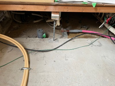 浴室のリフォーム 給水管 給湯管 ガス管 設置 脚固定部 印 神戸市 トラブラン