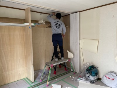 壁紙 貼替 クローゼット 洋室 新設 部屋 リフォーム 内装 神戸市 トラブラン