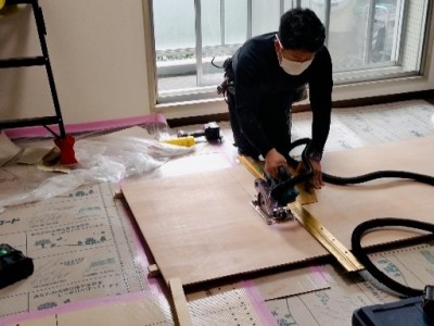 コンパネカット 壁補修 補強 下地 壁の補修 取付け 神戸市 トラブラン
