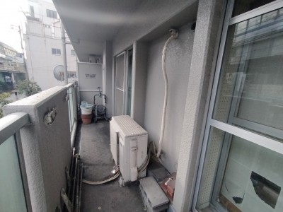 エアコン 室外機 取付け 壁補強工事 下地 神戸市 トラブラン