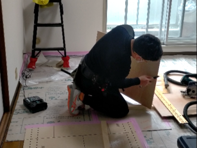 コンパネ カット 壁補修 補強 下地 壁の補修 取付け 神戸市 トラブラン