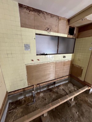 キッチン 吊り棚 換気扇 撤去 交換工事 神戸市 リフォーム トラブラン