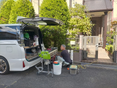 壁紙 自動壁紙糊付機 糊付け 内装 作業 神戸市 トラブラン