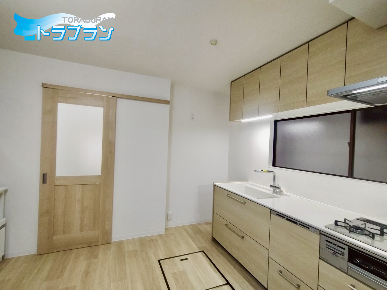 キッチン 床 内装リフォーム 扉新設 神戸市 トラブラン 葛原設備工業