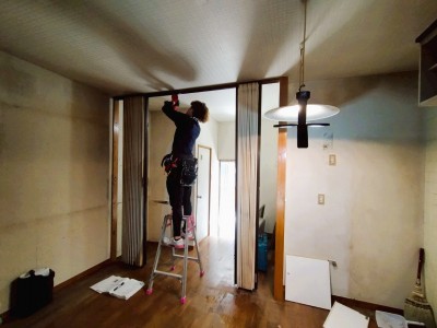 アコーディオンカーテン 解体 撤去 リフォーム 戸建て 神戸市 トラブラン