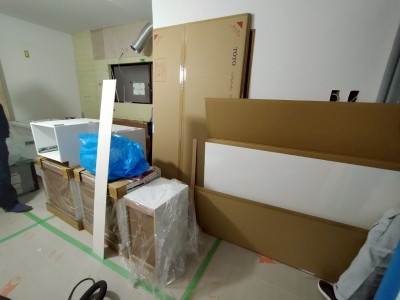 キッチン 部材 搬入 交換工事 TOTO ザ・クラッソ リフォーム 神戸市 トラブラン