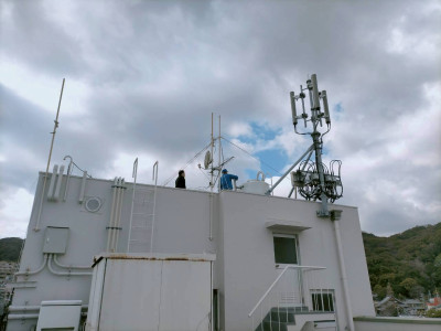 ビル 高架水槽 凍結 破損 空気抜弁 交換工事 取替え 作業中 神戸市 トラブラン ビル 高架水槽 凍結 破損 空気抜弁 交換工事 取替え 作業中 神戸市 トラブラン