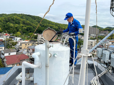 ビル 高架水槽 タンク 高圧洗浄 清掃 作業 メンテナンス 神戸市 トラブラン ビル 高架水槽 タンク 高圧洗浄 清掃 作業 メンテナンス 神戸市 トラブラン