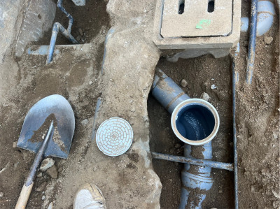 戸建て 排水管確認 作業 雨水桝 交換工事 散水 移設 神戸市 トラブラン 戸建て 排水管確認 作業 雨水桝 交換工事 散水 移設 神戸市 トラブラン