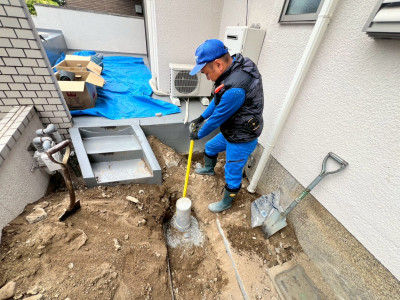 戸建て 排水管 確認作業 雨水桝 交換工事 散水 移設 神戸市 トラブラン 戸建て 排水管 確認作業 雨水桝 交換工事 散水 移設 神戸市 トラブラン
