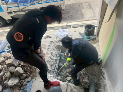 掘削 桝交換 コンクリート 斫り作業 ワイヤーメッシュ 神戸市 トラブラン 掘削 桝交換 コンクリート 斫り作業 ワイヤーメッシュ 神戸市 トラブラン